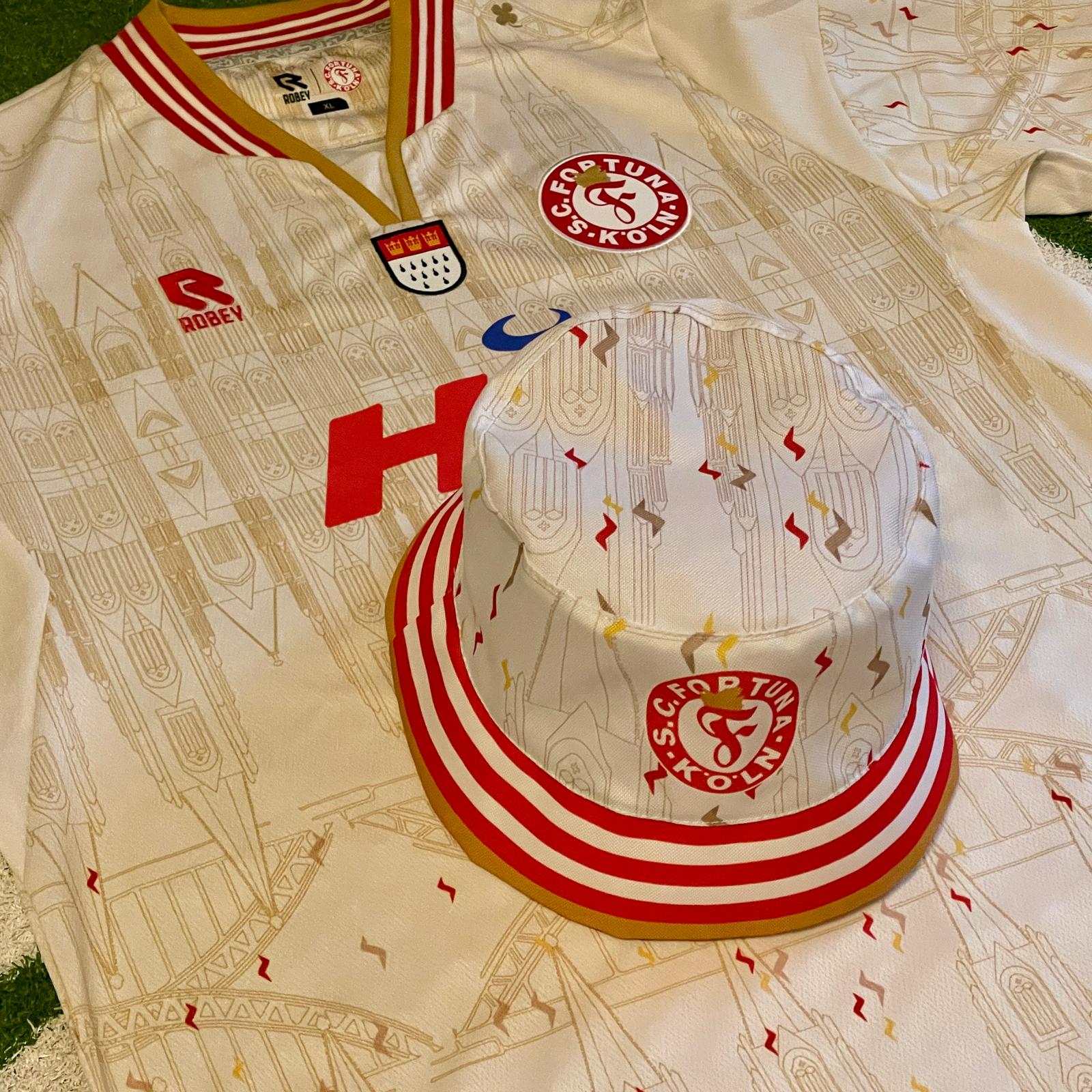 Der Karnevalsfischerhut von 24/25 auf dem Trikot von 24/25